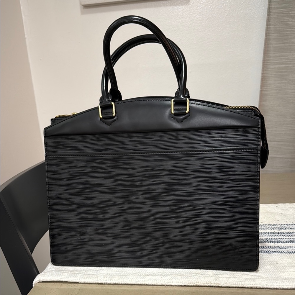 AUTHENTIC VINTAGE Louis Vuitton Epi Rivera Black